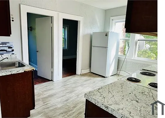 2 bed, 702 sqft, $1,850 — Photo 2