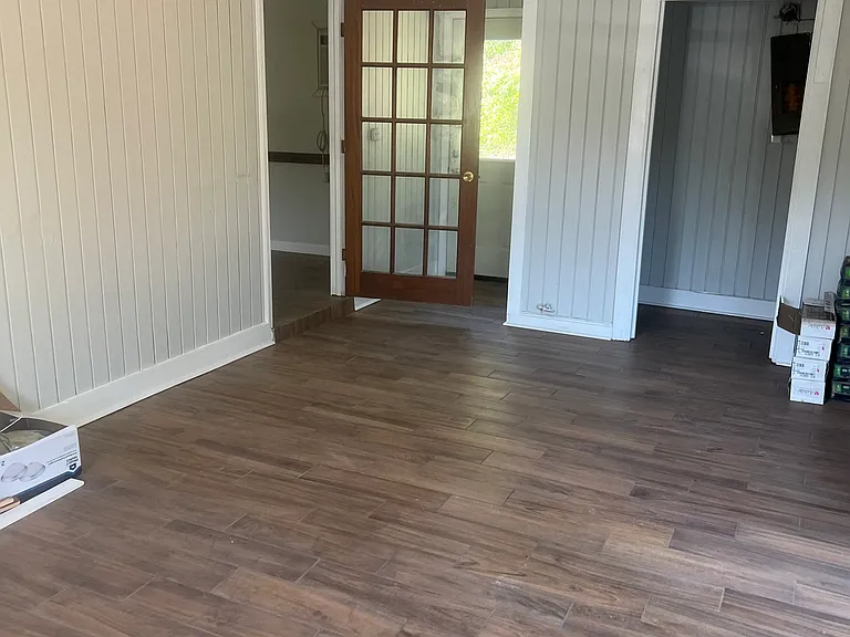 Bonus room and laundry