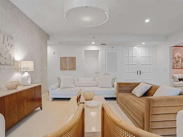 725 Crandon Blvd #203 — Photo 37