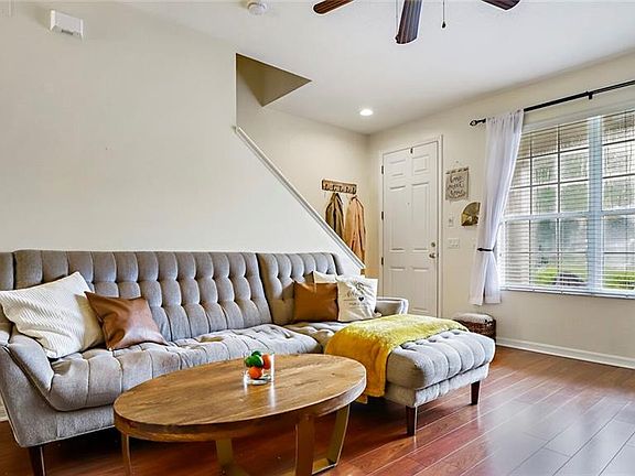 4th image of 12724 Country Brook Ln