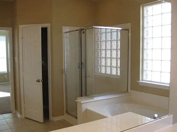 1402 Chandler Cv — Photo 9