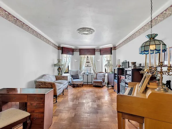 35-06 88th St #4B, Jackson Heights, NY 11372