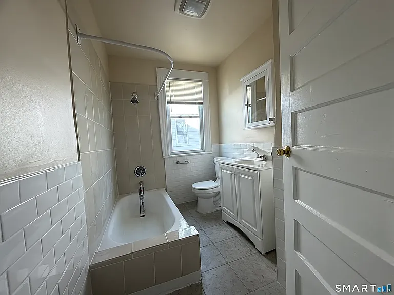 37-41 Jackson Ave #1 — Photo 7