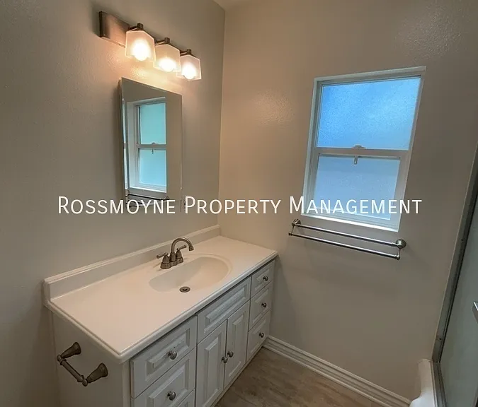 4633 New York Ave — Photo 9