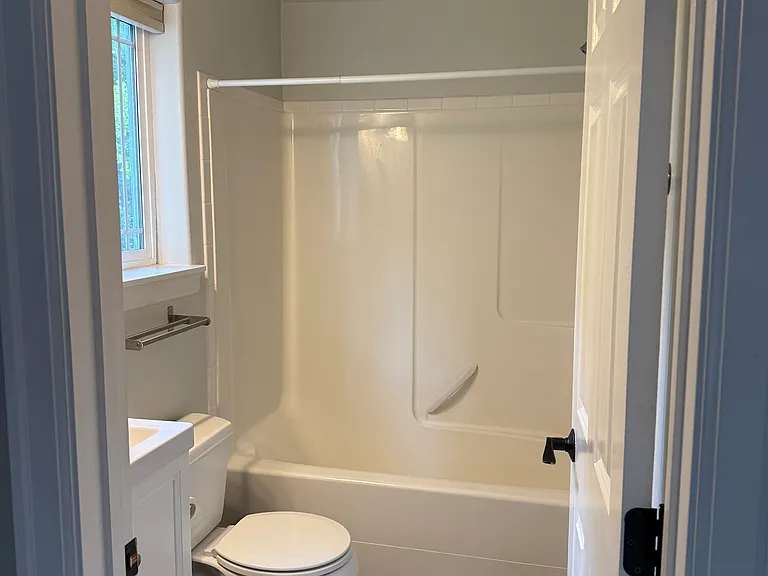 Primary bathroom with tub/shower