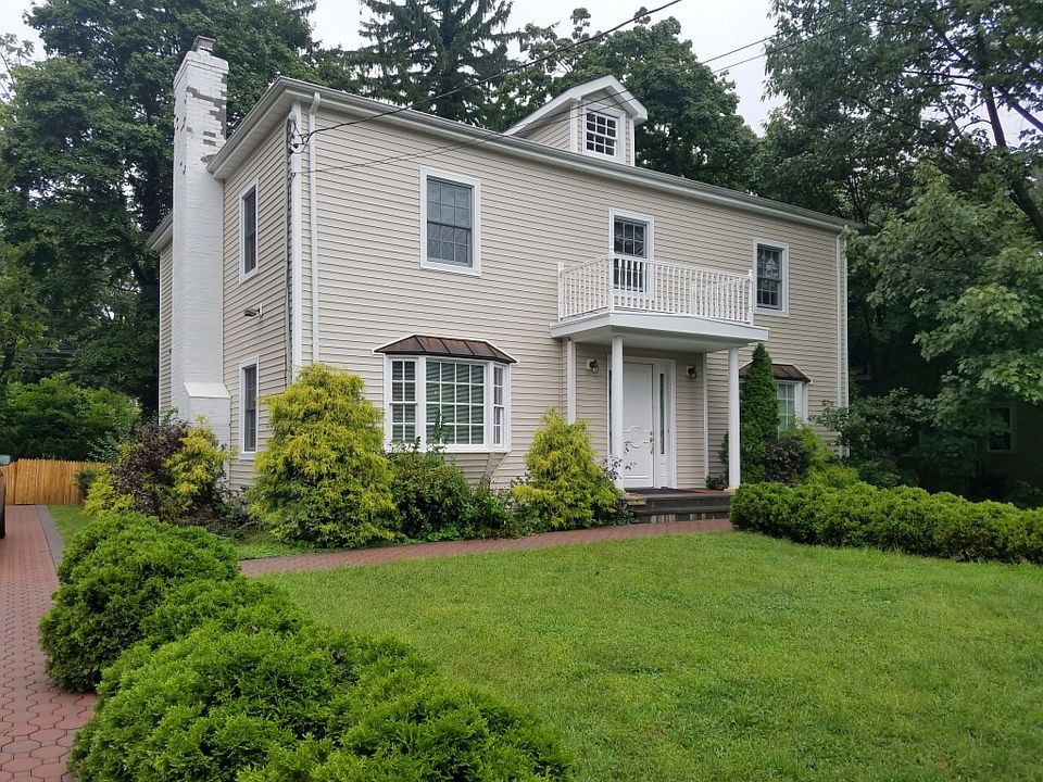 1st image of 145 Nassau Ave