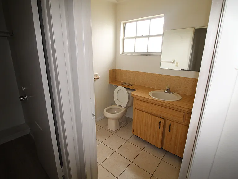 5565 Baffin Cir — Photo 16