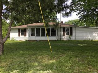 1001 Meddows Rd, Trenton, IL 62293