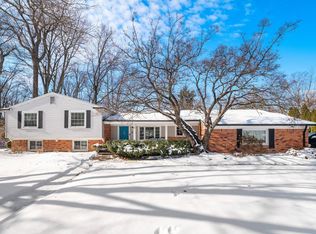 3093 Myddleton Dr E, Troy, MI 48084