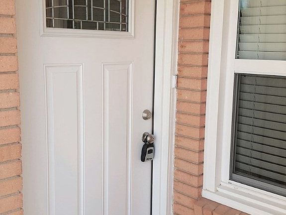 4th image of 3311 Delano Ave
