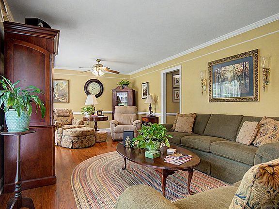 5th image of 1732 Marbury Ln