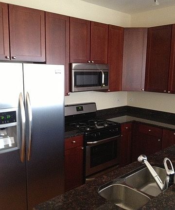 4th image of 3611 W Montrose Ave #501