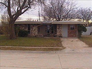 1st image of 814 Piedmont Dr