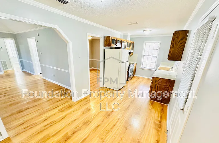 5682 Richburg Ave — Photo 3