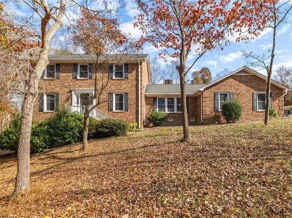 8503 Hollow River Ct, Oak Ridge, NC 27310