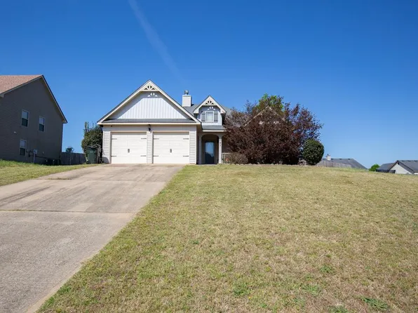 31 Justice Dr, Fort Mitchell, AL 36856