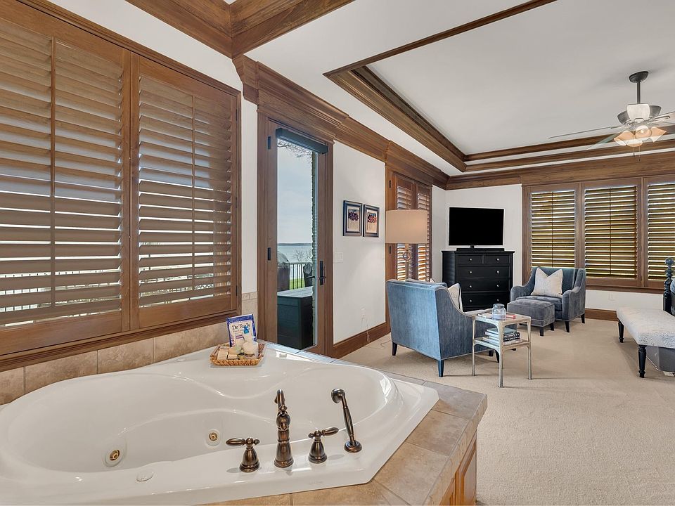 25th image of 572 Eagle Shore Dr