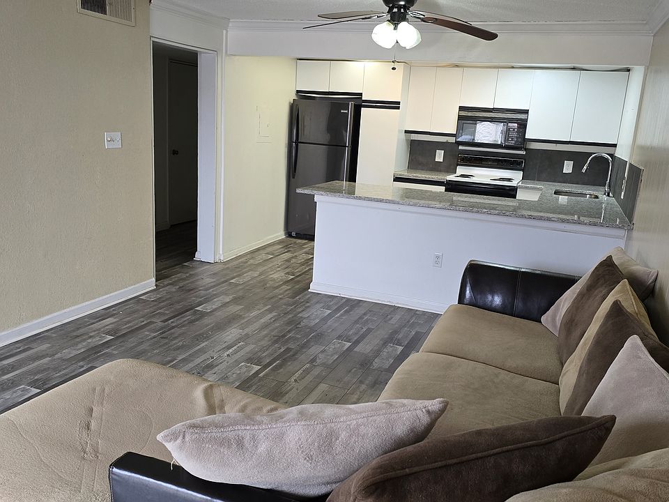1st image of 2749 Sullins St #A102