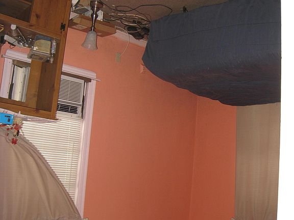 5th image of 2032 Geneve St