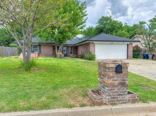 608 SW 26th St, El Reno, OK 73036