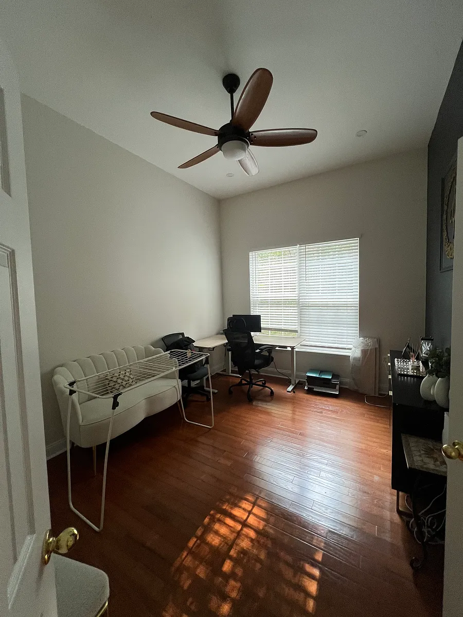 Building Photo - 904 Santmyer Dr SE