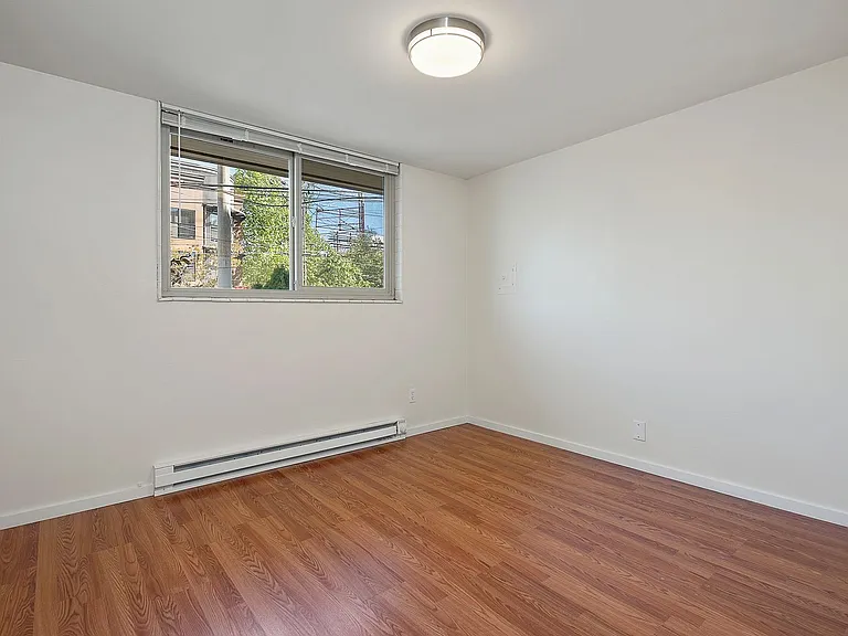 15 W Galer St — Photo 13