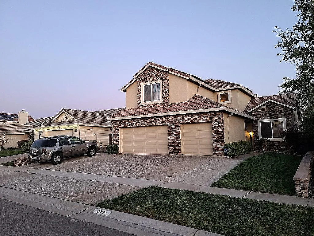 2062 Stone Wood Loop photo 1