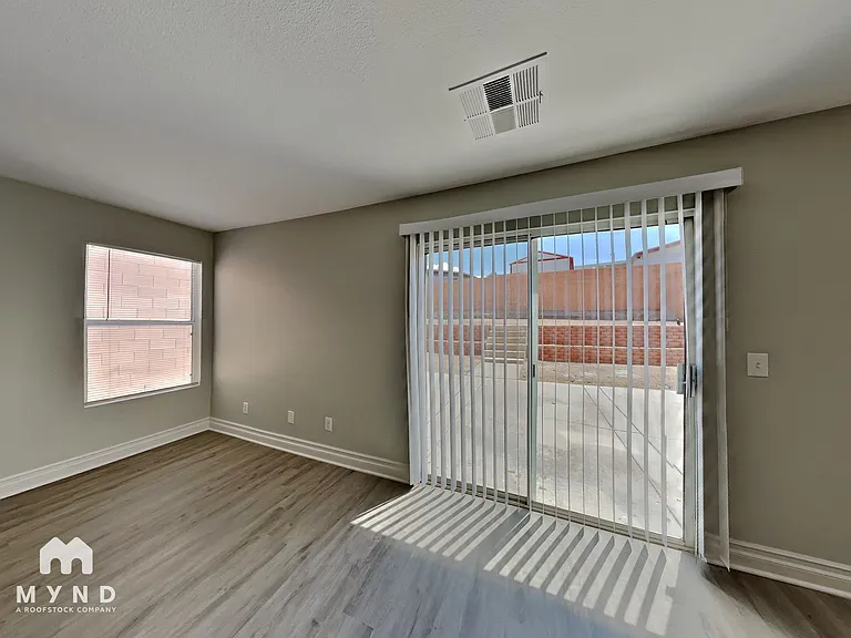 6271 Stone Hollow Ave — Photo 11