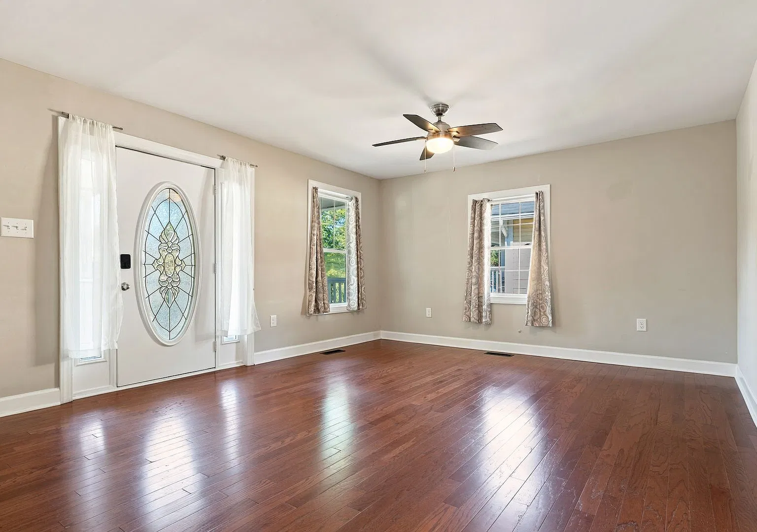 Charming 3-Bedroom Durham Home with Updated Kitchen & Spacious Fenced Backyard! — Photo 3