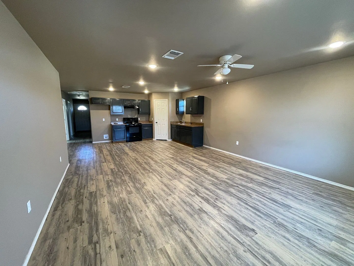 Move in Fee WAIVED, if you move in during November or December — Photo 3