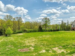 2436 Oak Springs Ln, Saint Louis, MO 63131