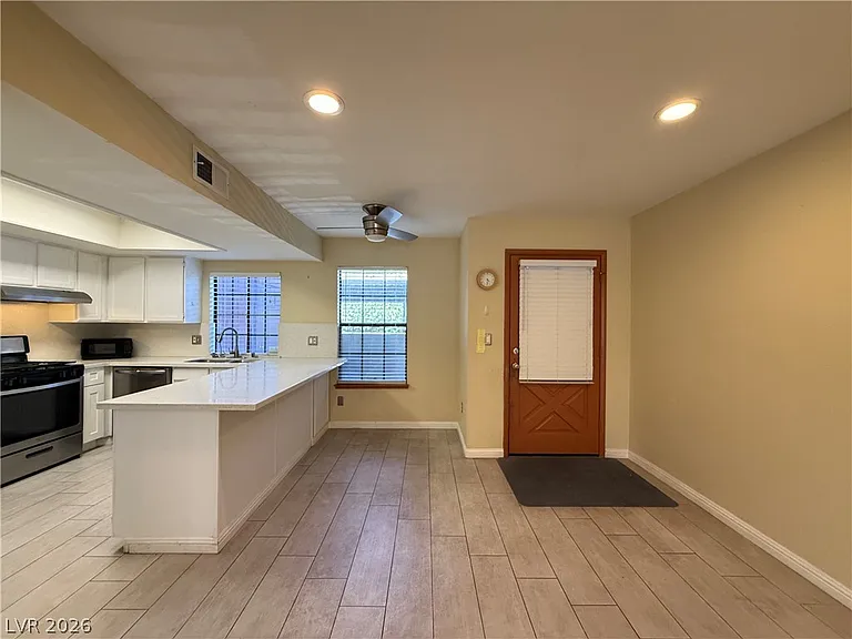 5923 Laredo St — Photo 11