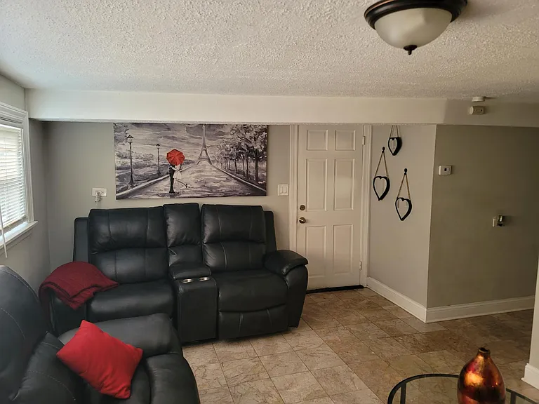 1673 N 40th Ave #G — Photo 5