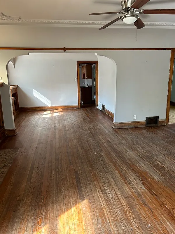 3 bed, 1300 sqft, $1,050 — Photo 1