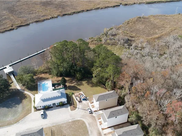 34 Catlead Lndg, Darien, GA 31305