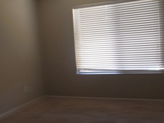 4th image of 9632 Grapeland Ave