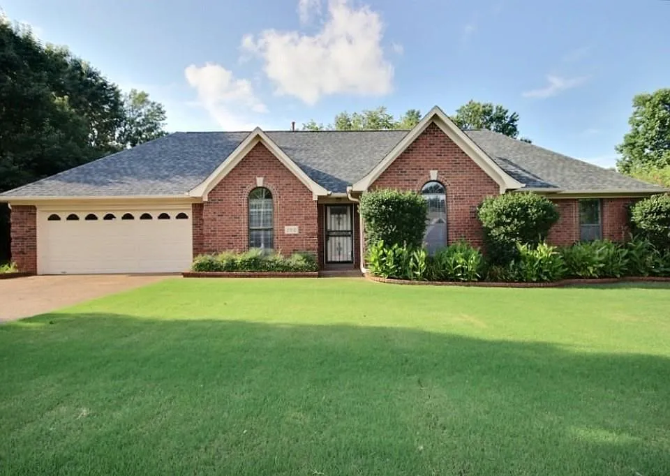 290 Scarletts Way