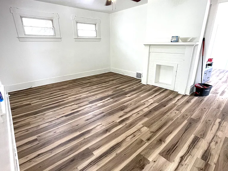 205 205/207 E 3rd St #205 — Photo 5