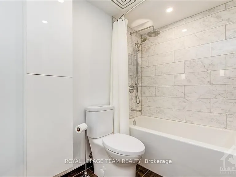 10 Clarence St #3 — Photo 16