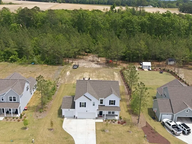 315 Enfield Dr — Photo 3