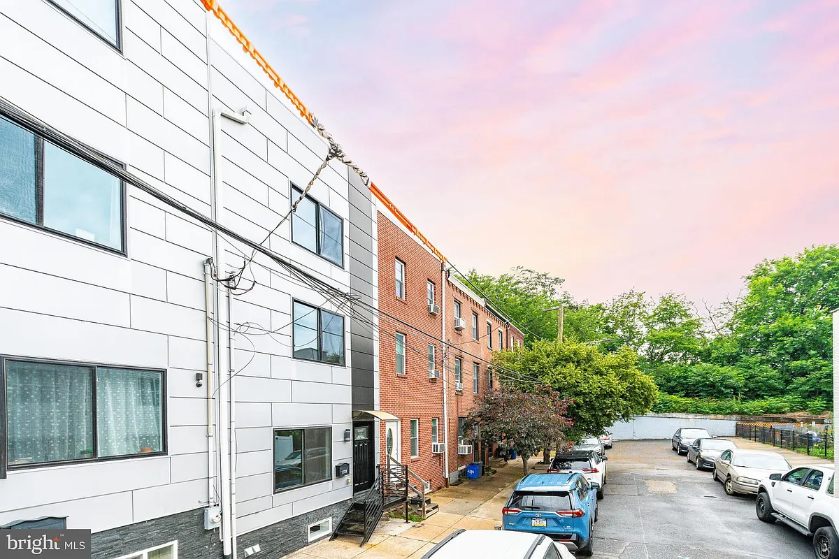 Building Photo - 2726 Edgemont St