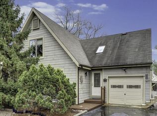 35 Hollybrook Dr, Toms River, NJ 08753