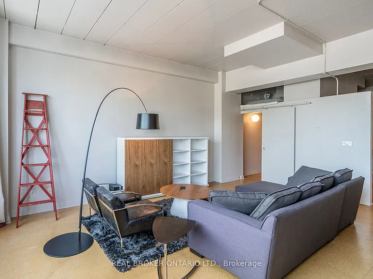 160 Baldwin St #405 — Photo 24
