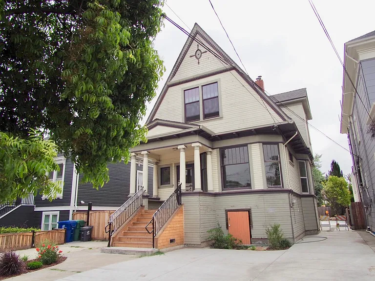 1328 Broadway — Photo 1
