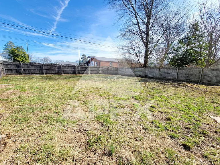 2028 Woodrow Dr — Photo 26