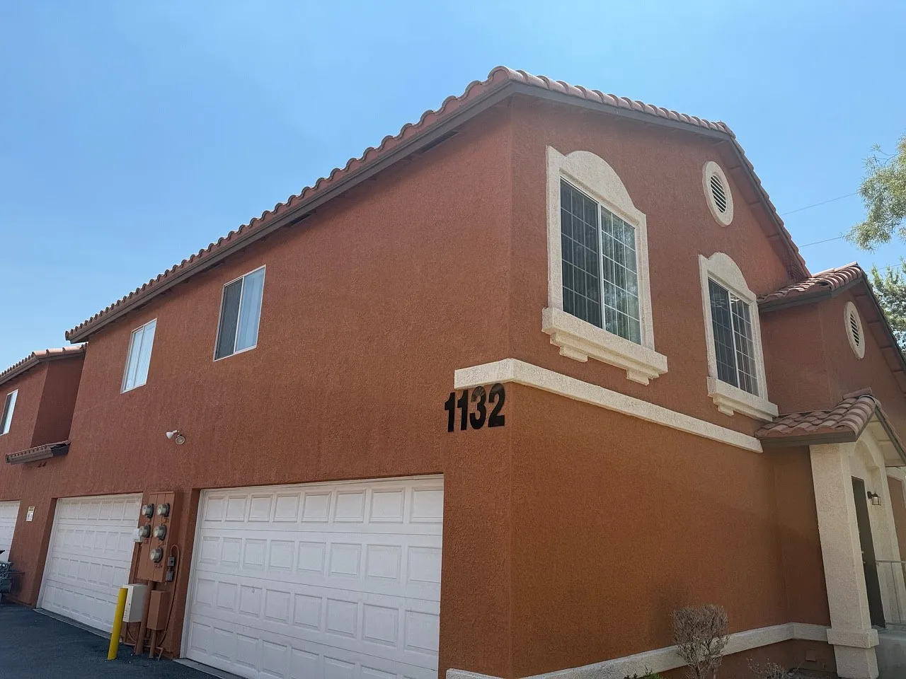 3 bed, 2.5 bath, 1020 sqft, $1,769 — Photo 1