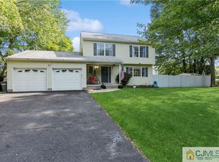 31 Hancock Rd, Piscataway, NJ 08854