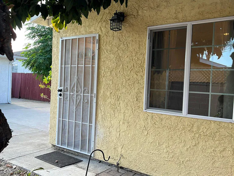 2552 Adriatic Ave #B — Photo 1