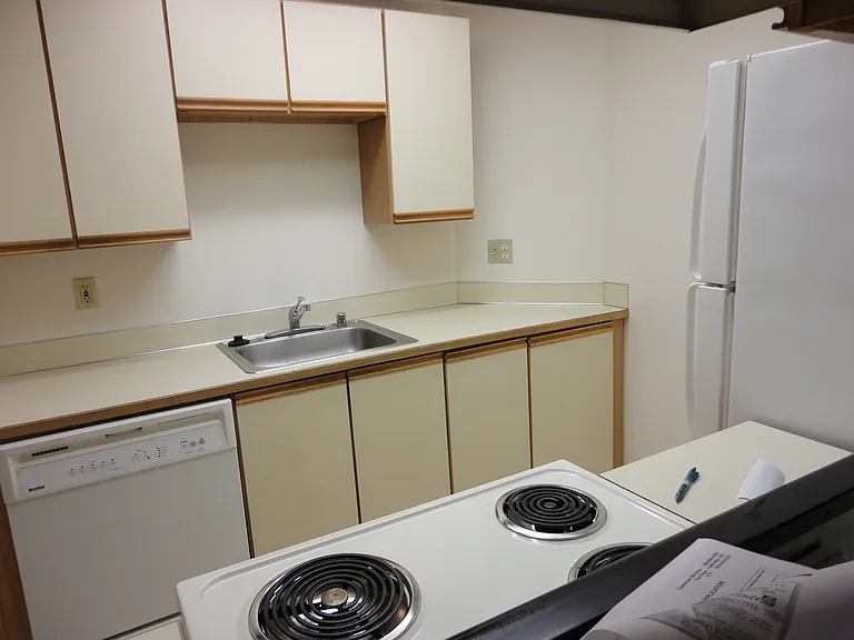 4253 8th Ave NE #401 — Photo 6