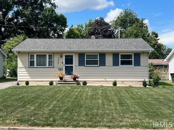 2527 N Highlands Blvd, Fort Wayne, IN 46808